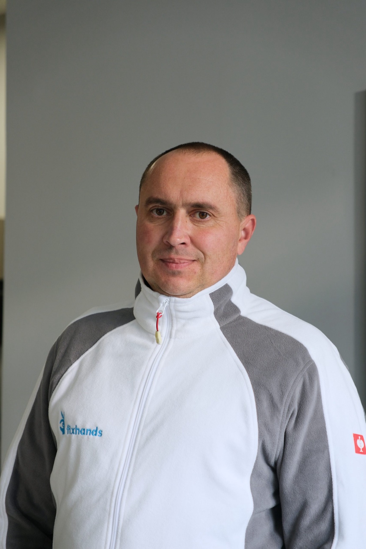 Oleksandr Plaksii, Maler und Geselle bei Fixhands
