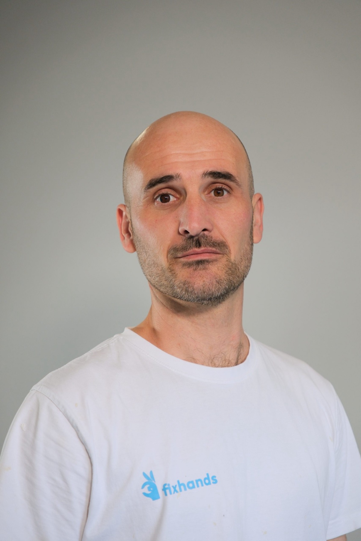 Oleksandr Pronoza, Maler und Geselle bei Fixhands