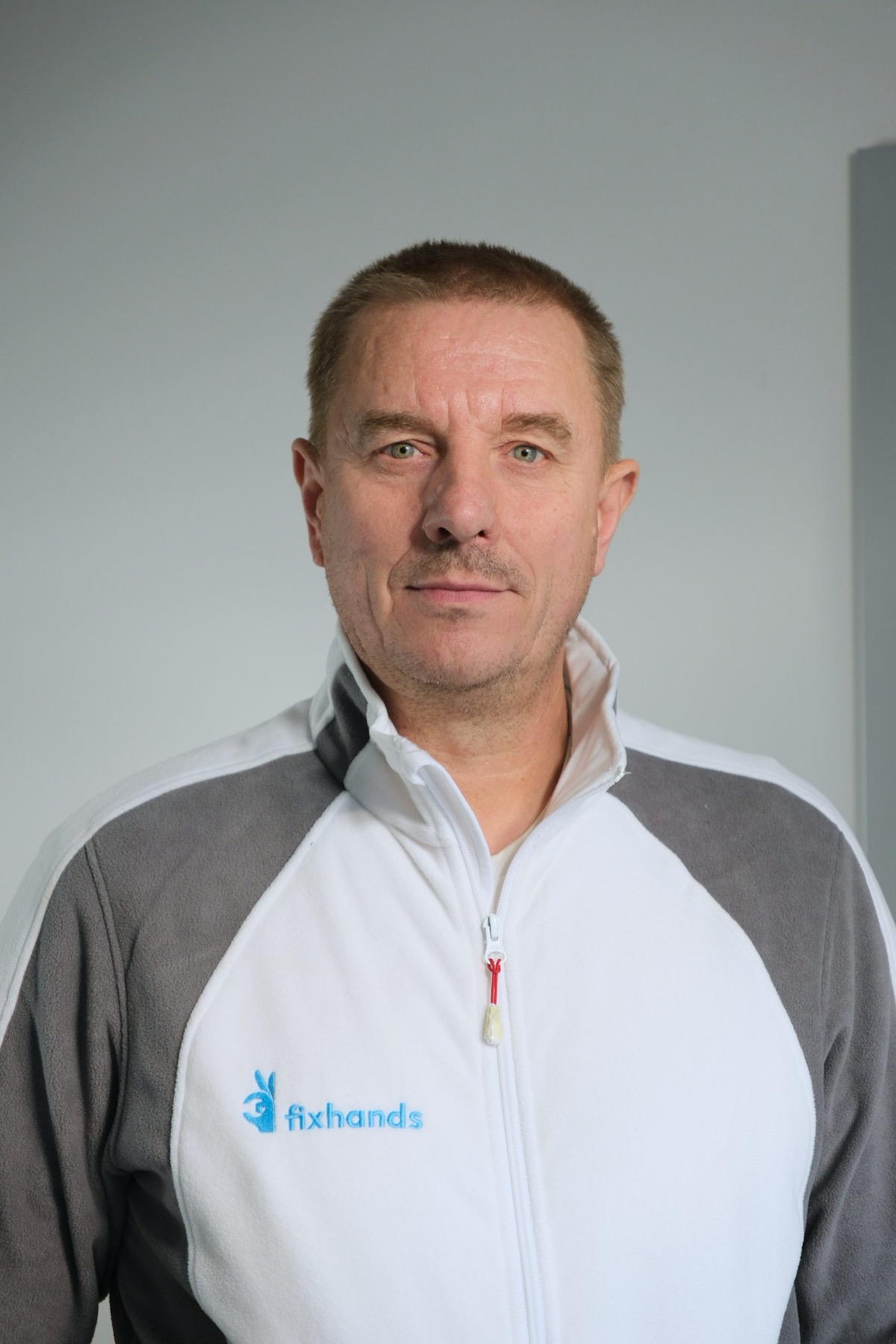 Yurii Rybak, Maler und Geselle bei Fixhands
